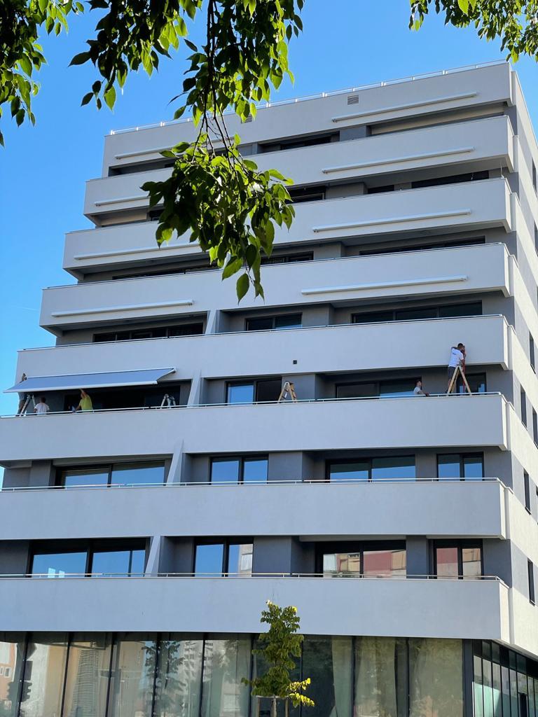 Tendacom tende na zgradi