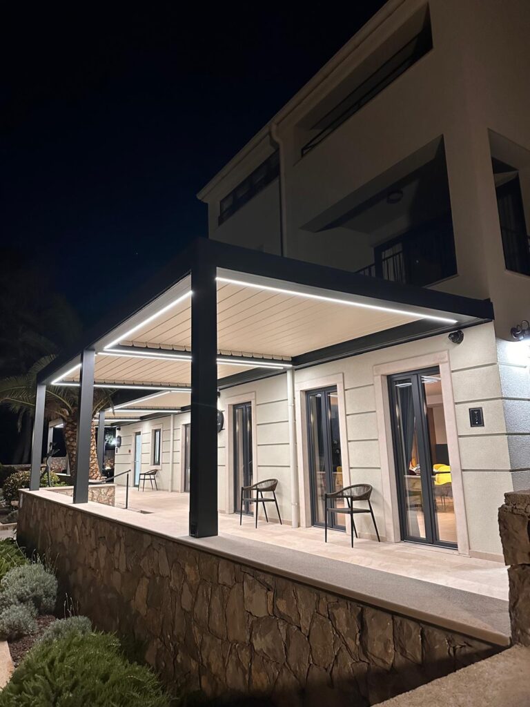 Pergola po noci